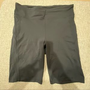 Lululemon Size 12 On Pace Short HR 10”